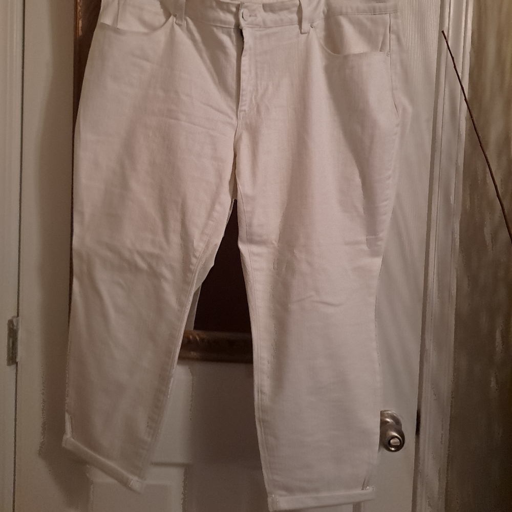 Jessica Simpson Capri